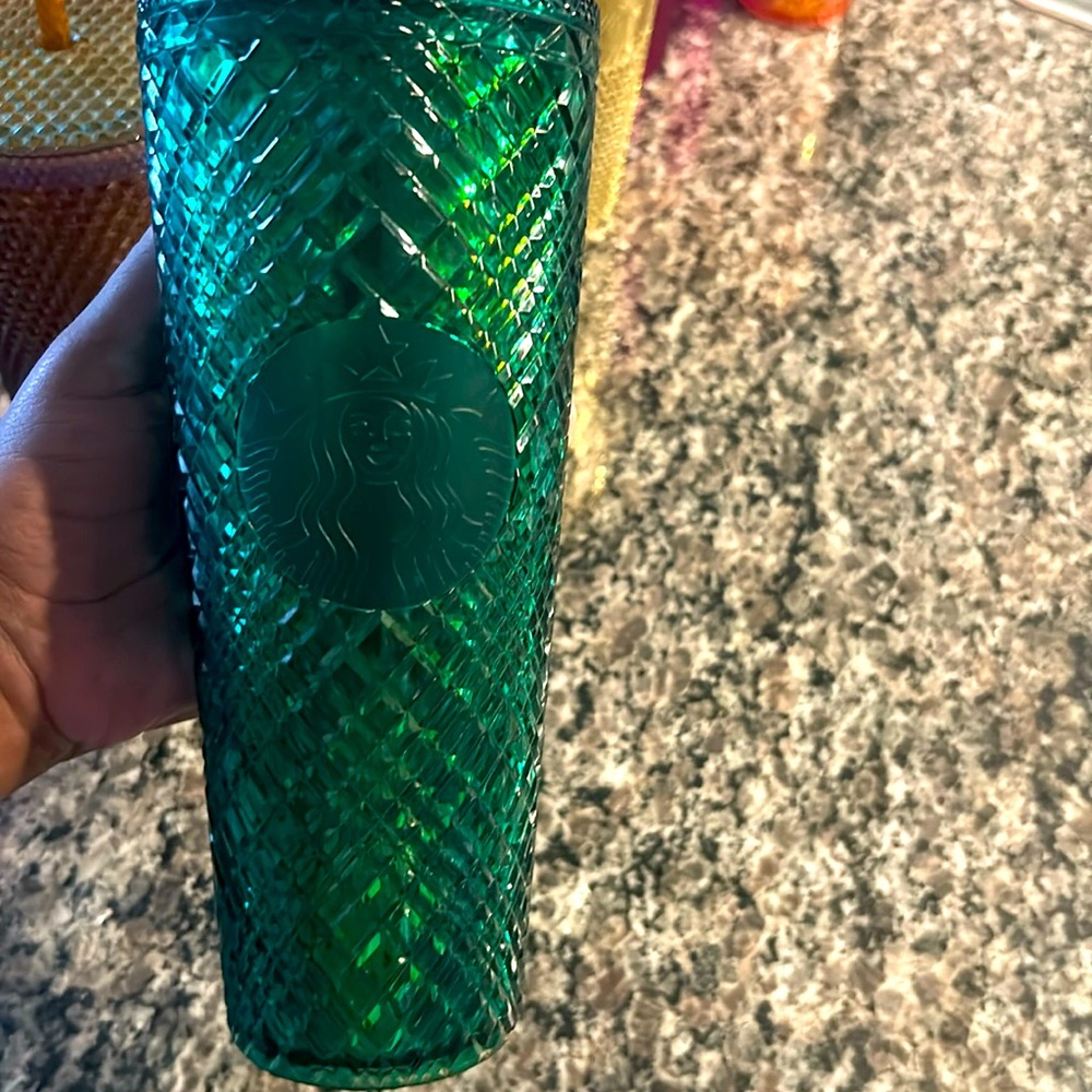 Gently used Starbucks cold cup💚